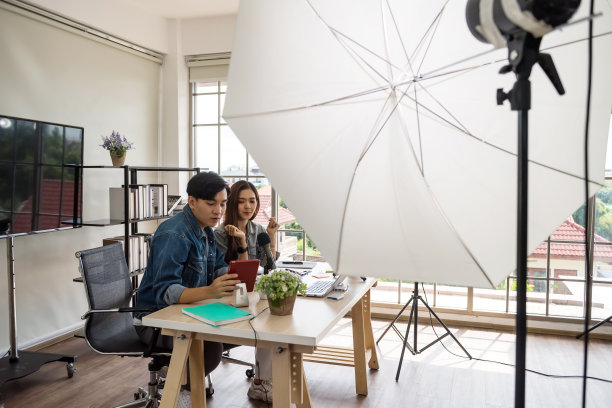 后面的场景。继续工作室灯光在线直播内容图片下载