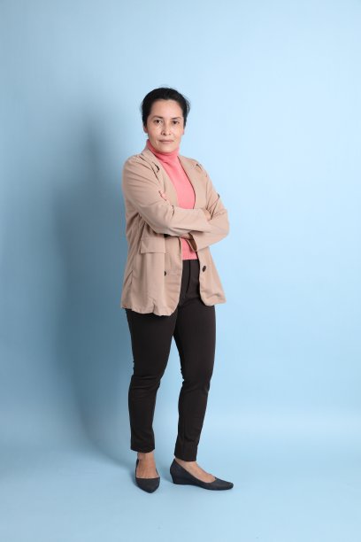 女人在粉红色的图片下载