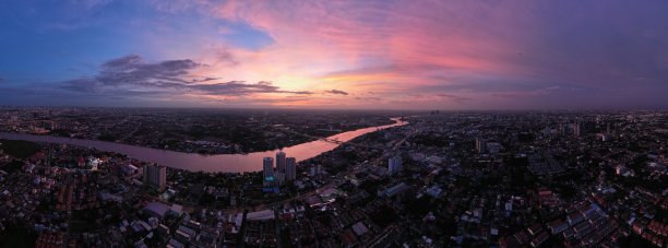 景观日出之上的城市景观概念或抽象的先进创新。图片下载