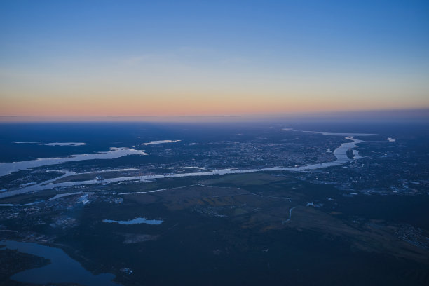 法国瓦兹省莫朗格正在建设的工业区的鸟瞰图图片下载