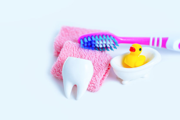 创意清洁牙齿及口腔卫生理念图片下载