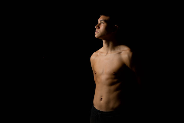 19岁的身体侧面视图图片下载