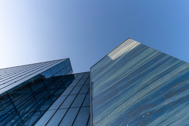 现代建筑的低角度视角图片下载
