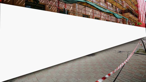 在城市街道上，空白的白色长板和模拟空间图片下载