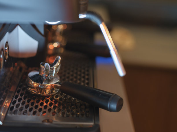 咖啡馆里的浓缩咖啡机图片下载