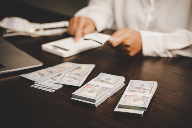 用于家庭预算支出的现金。房屋贷款计算思路，房地产储蓄，金融业务支付投资抵押财产，代理经纪人计算保险。图片下载