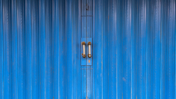 卷帘门是蓝色的图片下载