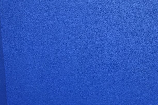 粗糙的充满活力的蓝色毛坯面饰墙(前视图)图片下载
