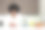 年轻女性在家工作，在智能手机上打字图片下载