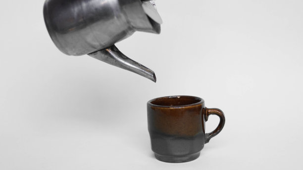 茶杯和茶壶的特写照片图片下载