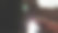 特写镜头。太阳光反射在电话上。孩子的手和手机的黑色剪影在飞机的照明。儿童在机舱内使用智能手机、平板手机玩游戏。图片下载