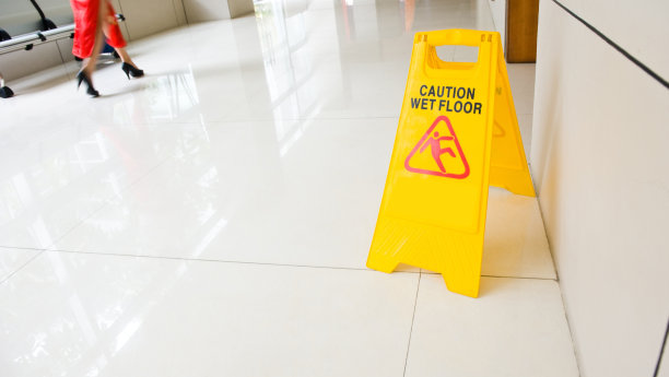 谨慎潮湿的地板图片下载