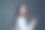 商业女性站在办公楼外使用智能手机图片下载