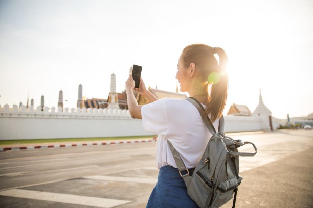 亚洲女性背包客图片下载