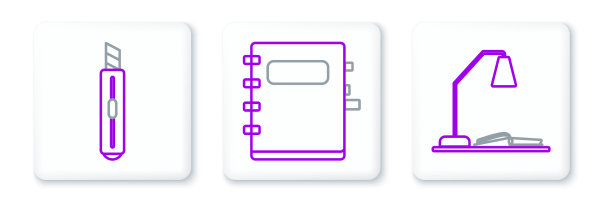 用台灯和打开的书设置直线工作场所图片下载