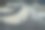 又旧又脏，几乎破了的鞋子图片下载