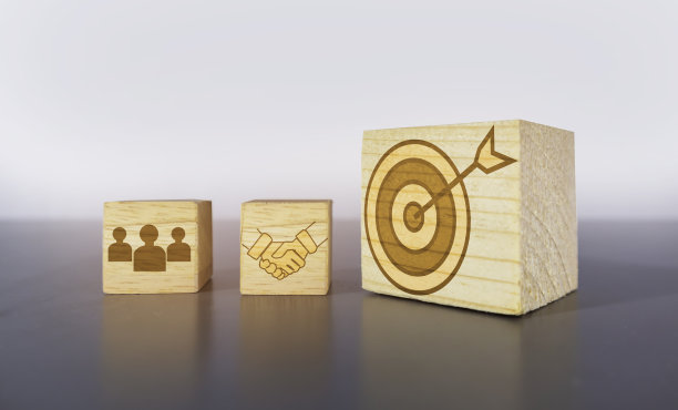 企业的目标可以通过人们的合作来实现。图片下载