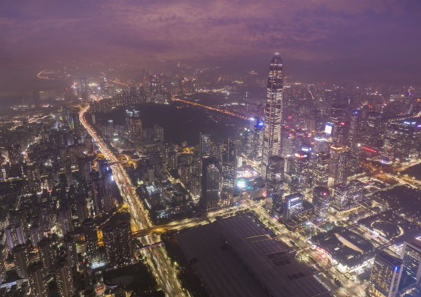 中国深圳城市中央商务区夜间天际线鸟瞰图图片下载