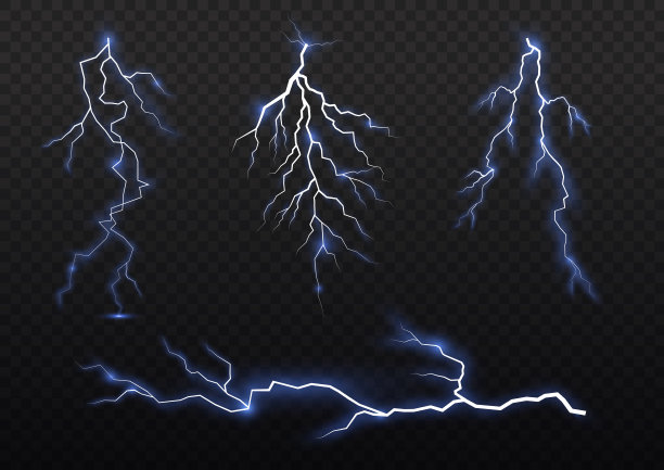 夜间闪电的低角度视图图片下载