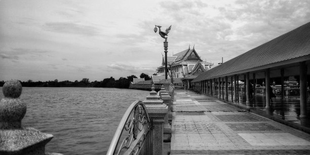 苏顿寺附近的bangpakong河图片下载