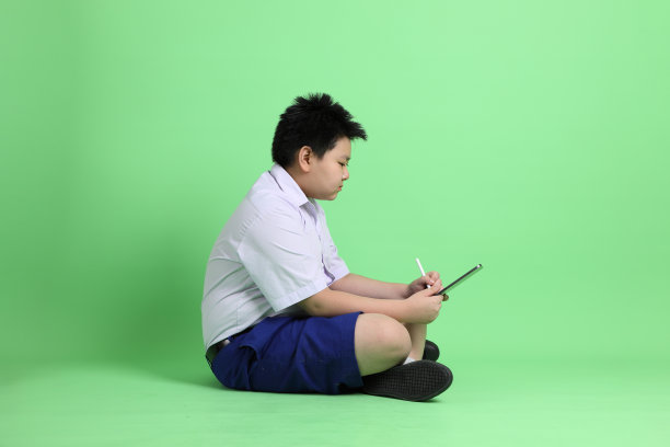 学生穿制服图片下载