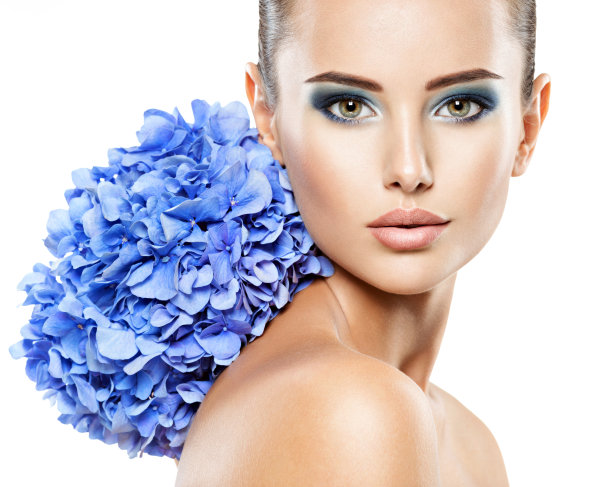 画像的年轻美丽的妇女与一个健康干净的皮肤的脸图片下载