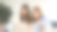 两个女商人在公司办公桌旁用笔记本电脑开会。两个年轻的女性自由职业阅读金融图表策划分析市场数据。亚洲人团队工作办公室公司。图片下载