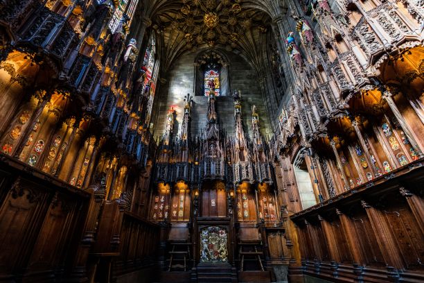 苏格兰爱丁堡圣贾尔斯大教堂内的蓟教堂的内部照片图片下载