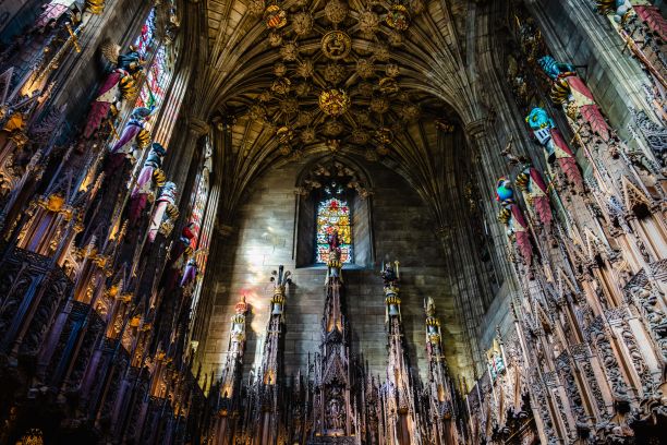 苏格兰爱丁堡圣贾尔斯大教堂内的蓟教堂的内部照片图片下载