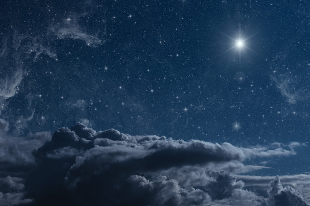 星星在耶稣基督的平安夜照耀。图片下载