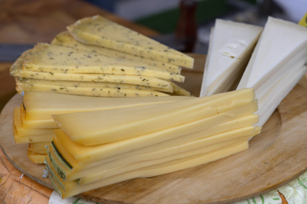 荷兰阿尔克马尔的奶酪市场图片下载