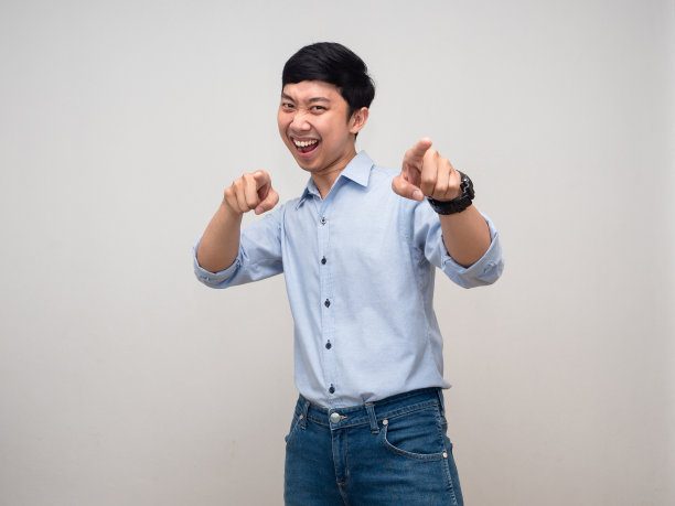 欢快的男人手势指指点点地选择你白色的背景图片下载