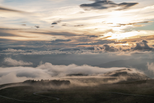 云海和日落图片下载