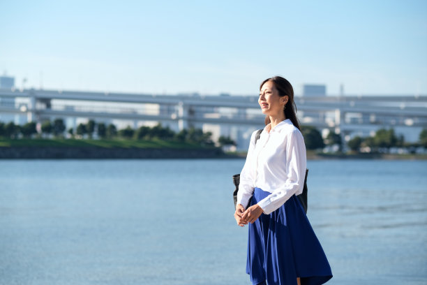 女商人展望未来图片下载