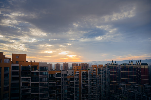 《阳光下的成都摩登都市图片下载