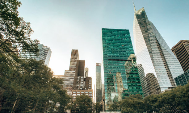 曼哈顿的布莱恩特公园摩天大楼图片下载