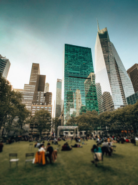 曼哈顿的布莱恩特公园摩天大楼图片下载