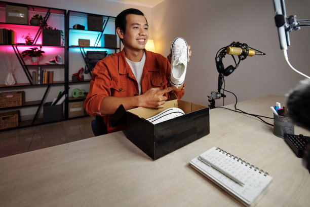 博主为鞋店做广告图片下载