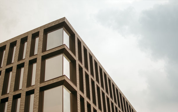 带有纱窗的现代办公楼图片下载