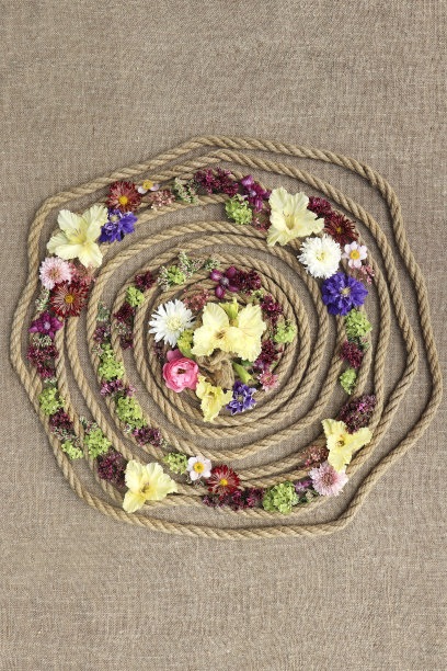 粗麻袋上的装饰图案。图片下载