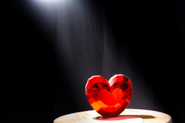 万众瞩目的玩具心图片下载