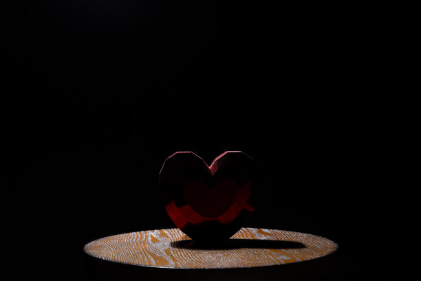 万众瞩目的玩具心图片下载