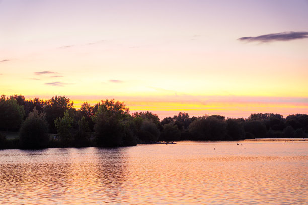 美丽的风景，戏剧性的天空图片下载
