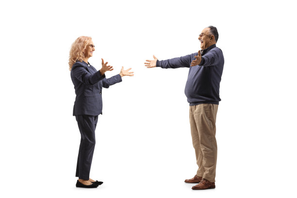 面带微笑的中年男人和女人相遇的全身照图片下载