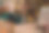 一个妇女在视频会议中的特写图片下载