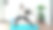 大胡子男子戴着VR眼镜头戴式耳机，在家里做瑜伽。智能健身图片下载