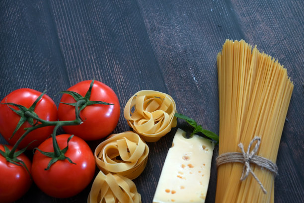各种各样的意大利面。烹饪概念。俯视图图片下载