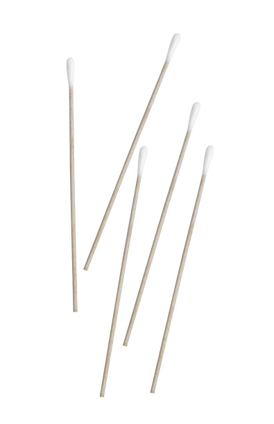 棉签清洁隔离在白色背景上的耳朵图片下载