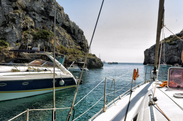 梅诺卡岛的帆船图片下载