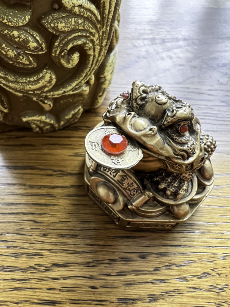 风水压岁钱青蛙配硬币图片下载